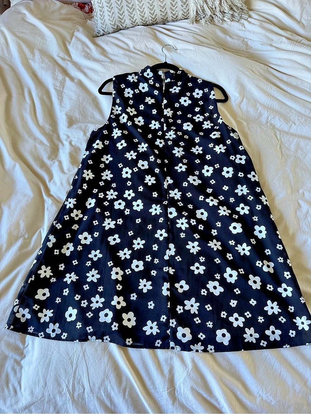 IN A Floral Mini Dress in Black & White Size Small Like New